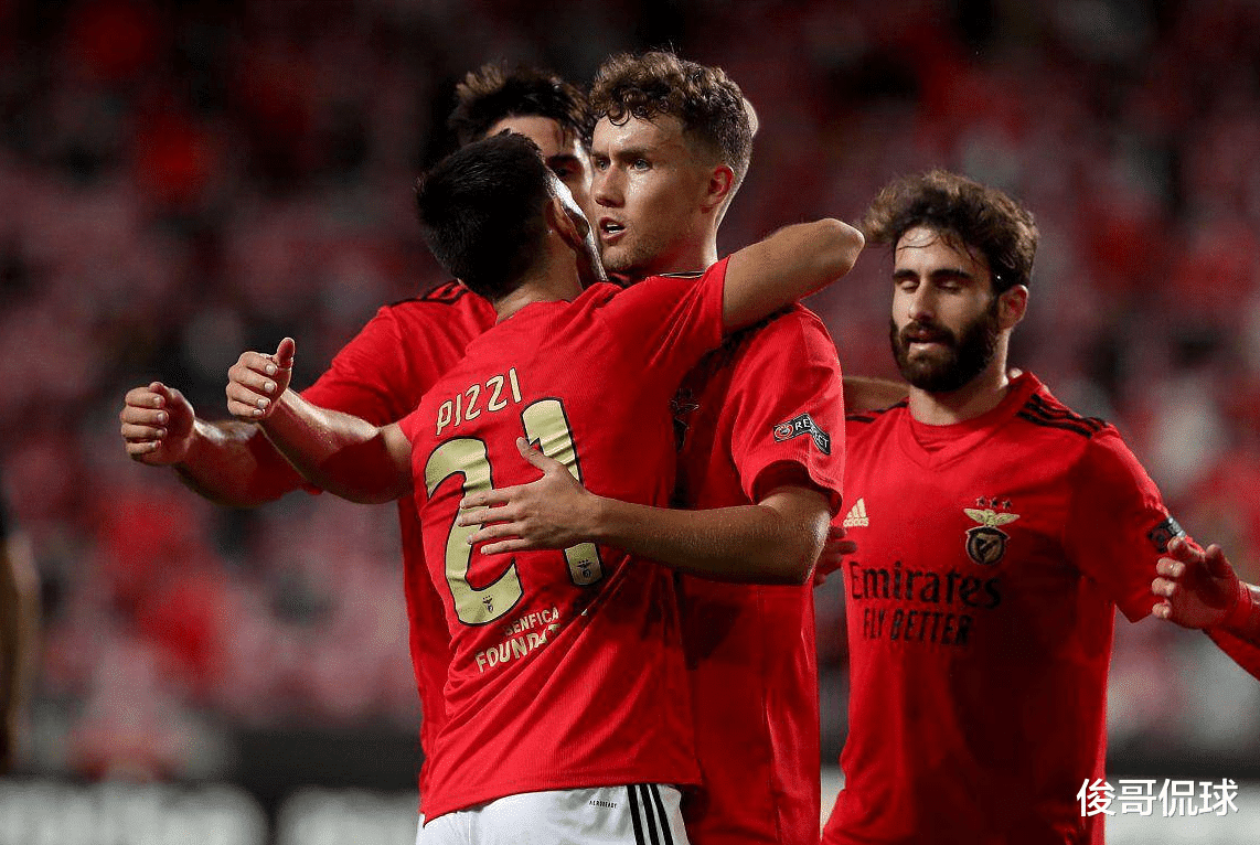 转折点！本菲卡状态回暖，荷甲集结日攻防权衡，底气十足，纪律约束更严格(本菲卡和里斯本竞技是不是死敌)