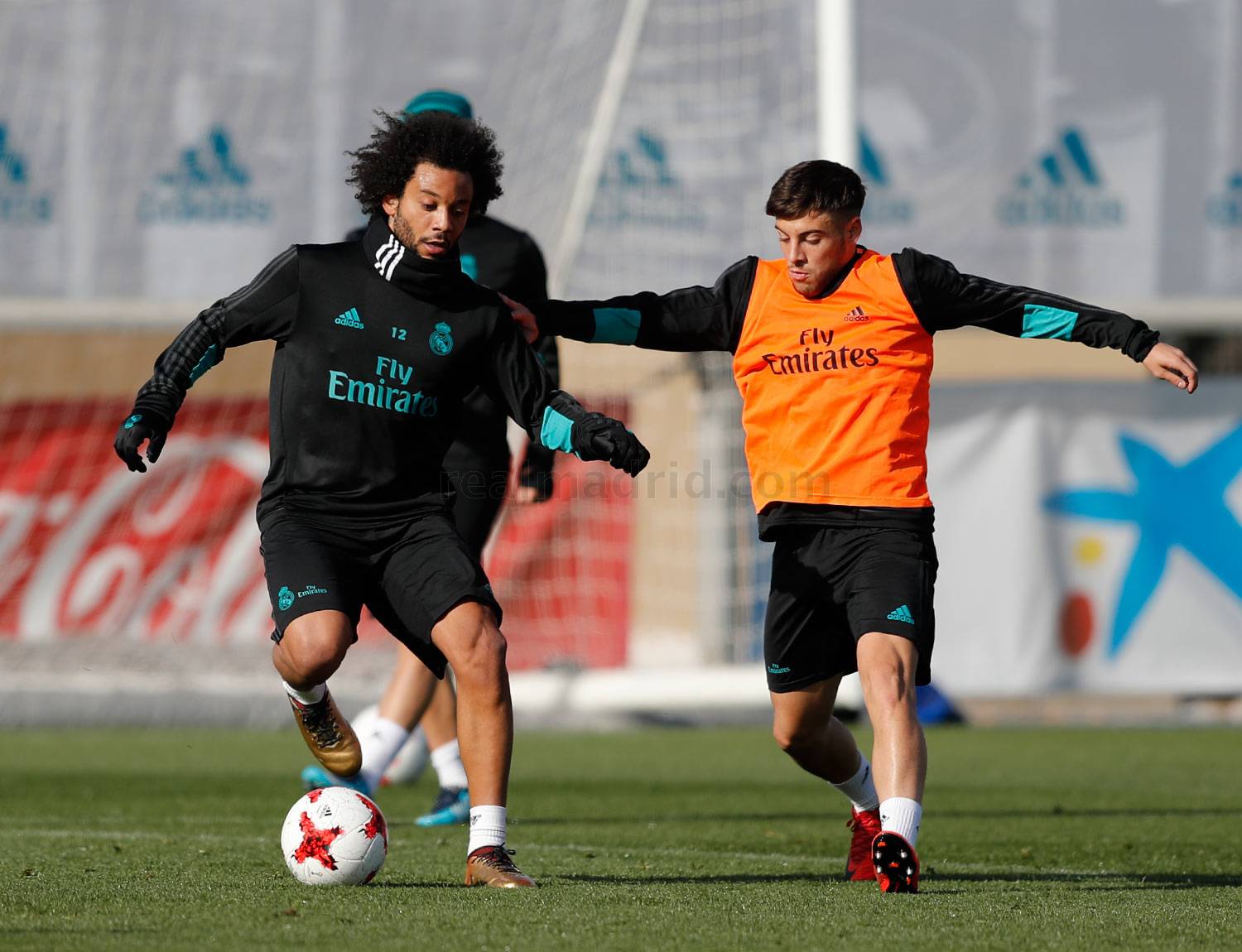 包含关键时刻体能课后，芝加哥公牛止住颓势备战国王杯，压力陡增，训练强度明显提升的词条