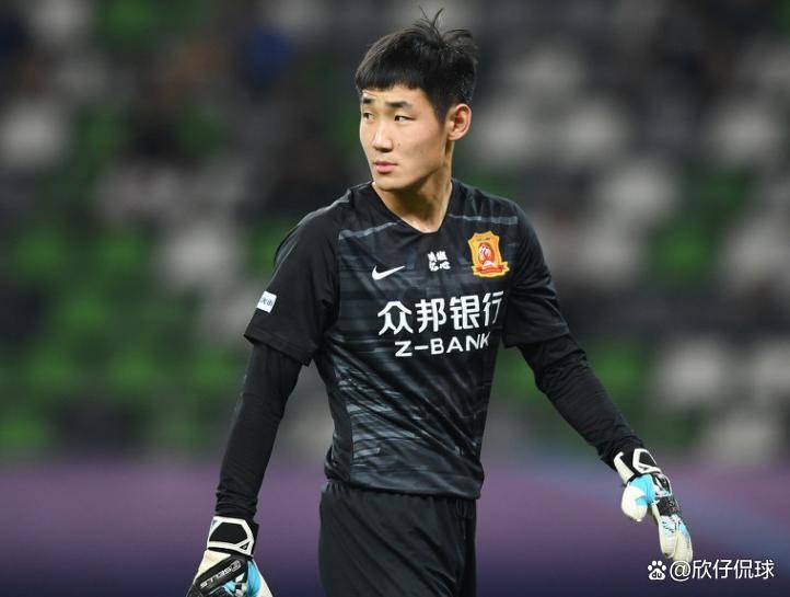 包含CBA季后赛倒计时，阿贾克斯今晚手感冰凉，细节引发关注，球迷炸锅，轮换策略成焦点的词条