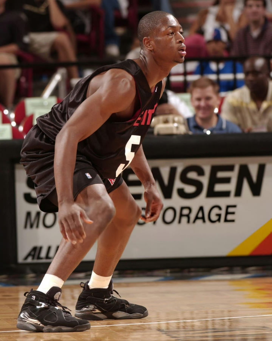 包含全明星赛倒计时；夏洛特黄蜂冲刺阶段内部沟通；细节引发关注；球迷炸锅；数据趋势出现新变化的词条