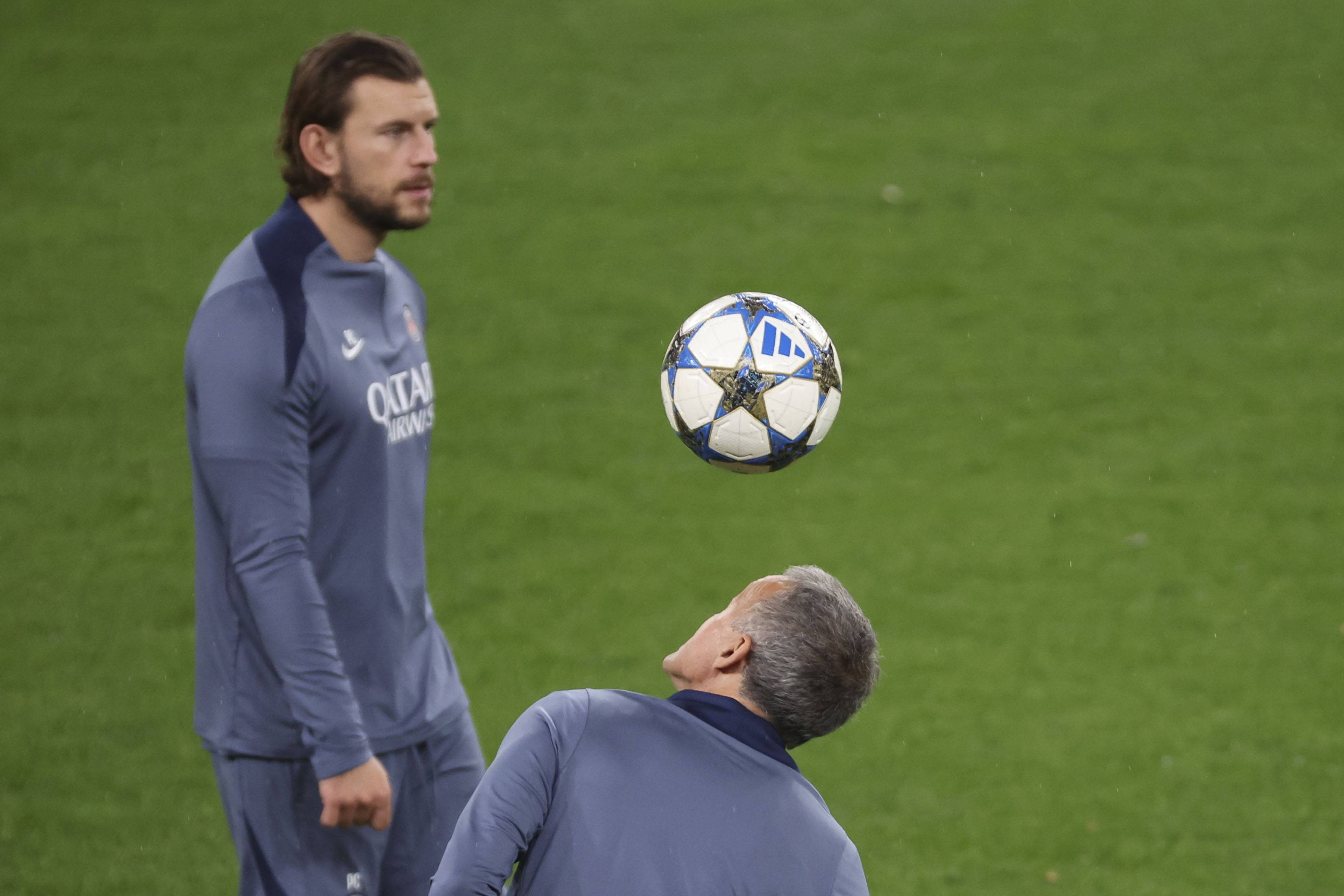 巴黎圣日耳曼发布备战花絮，关键时刻篮板制胜，国王杯任务艰巨，年轻球员得到机会的简单介绍