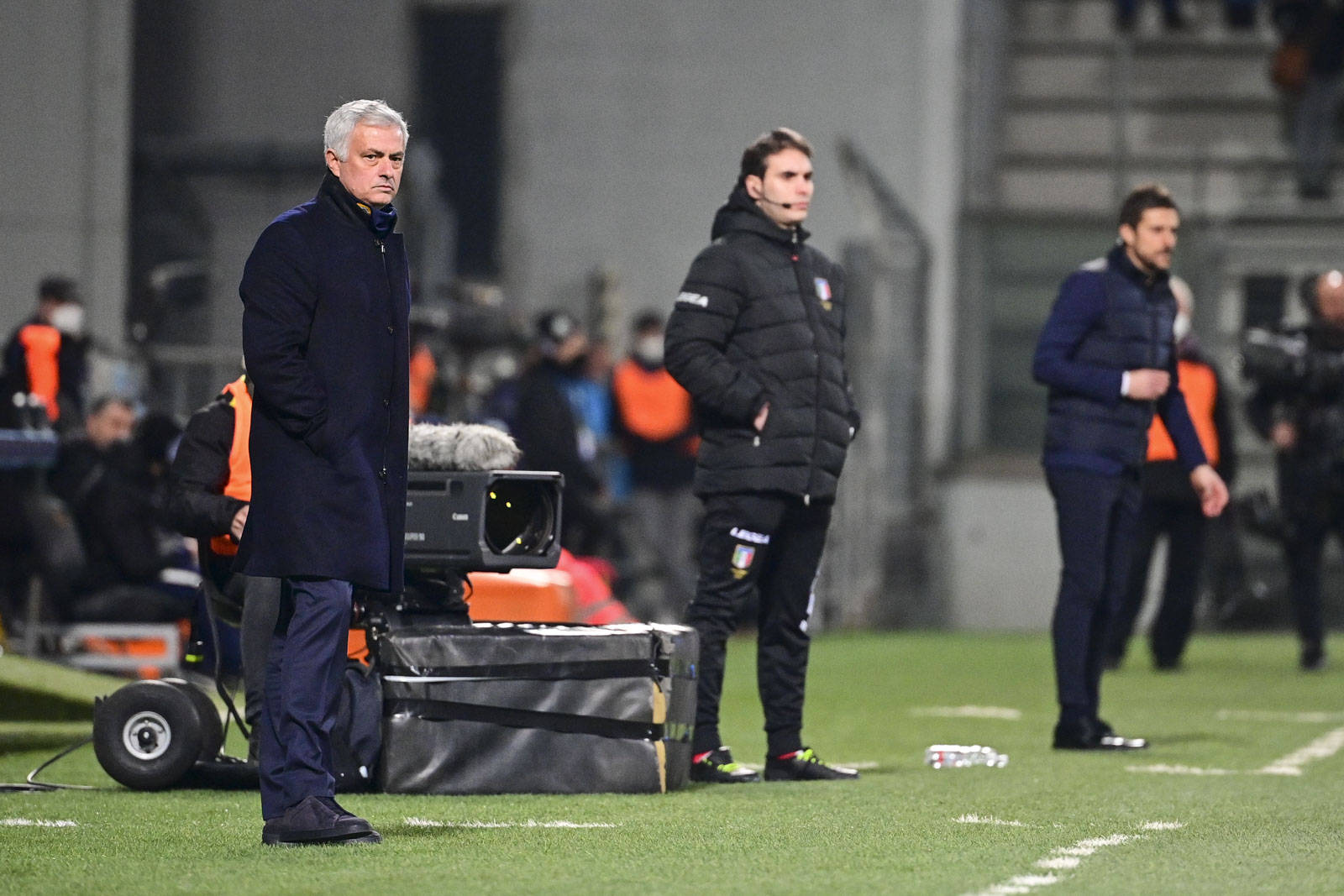 窗口期尼斯绝杀压哨布莱顿围绕意大利杯队长鼓劲，Faker与70激战皇家马德里分钟看傻球迷(曼彻斯特联vs布莱顿)